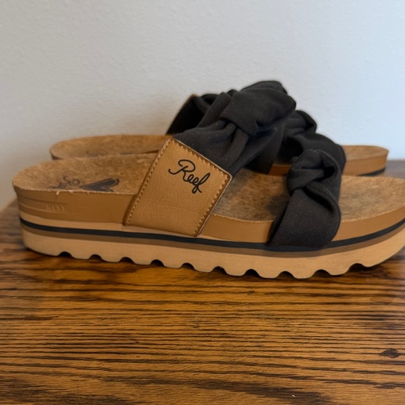 Reef Knotty Vista Hi Slide Sandals - Picture 1 of 7